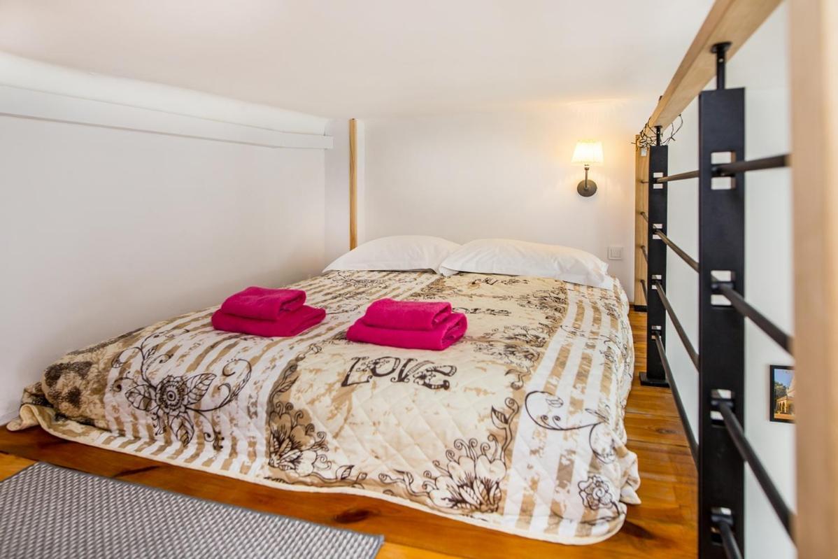 Miodowa Apartment คราคูฟ ภายนอก รูปภาพ